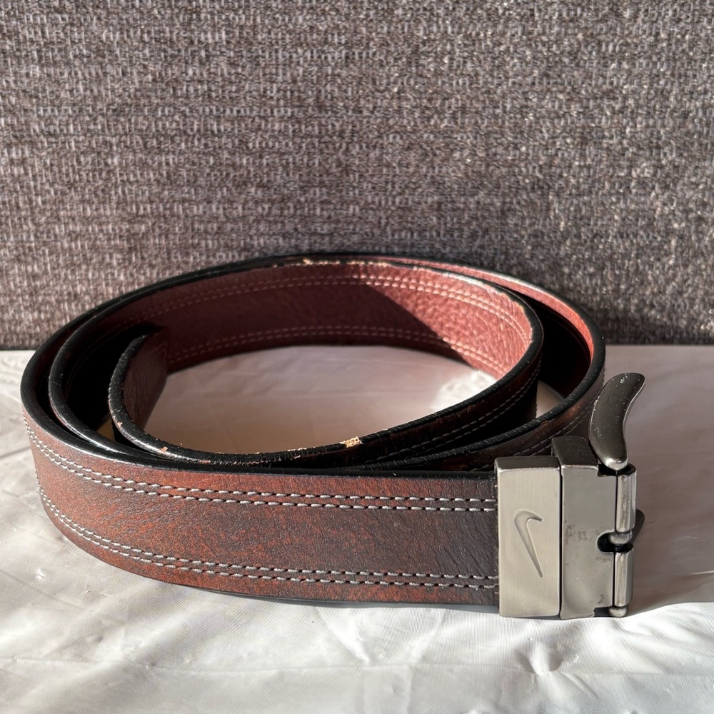 Nike Menβs Genuine Brown Leather Belt Size 42 Silverβ Buckle Sporty Golf Swoosh